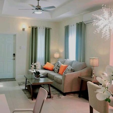 Paradise Oasis At Oceanpointe - Pool And Free Parking Lucea Exterior foto